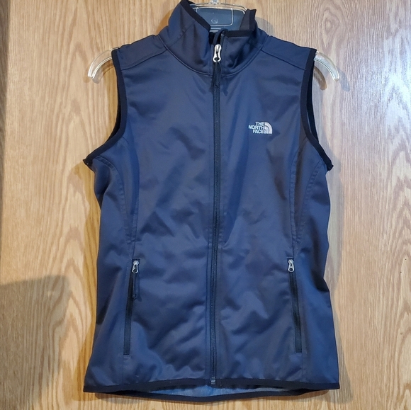 The North Face lightweight vest - Picture 1 of 12